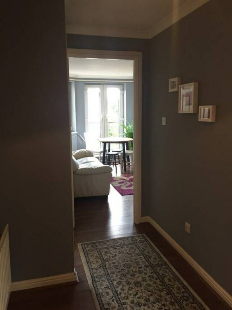 Bright 2 Bedroom Apartment With Parking In Edinburgh