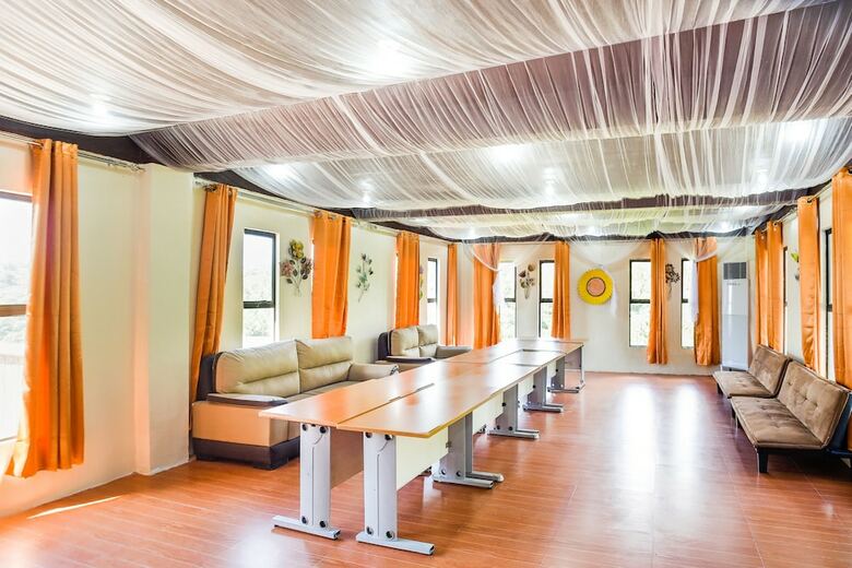 Hotel Oyo 126 Migos Place