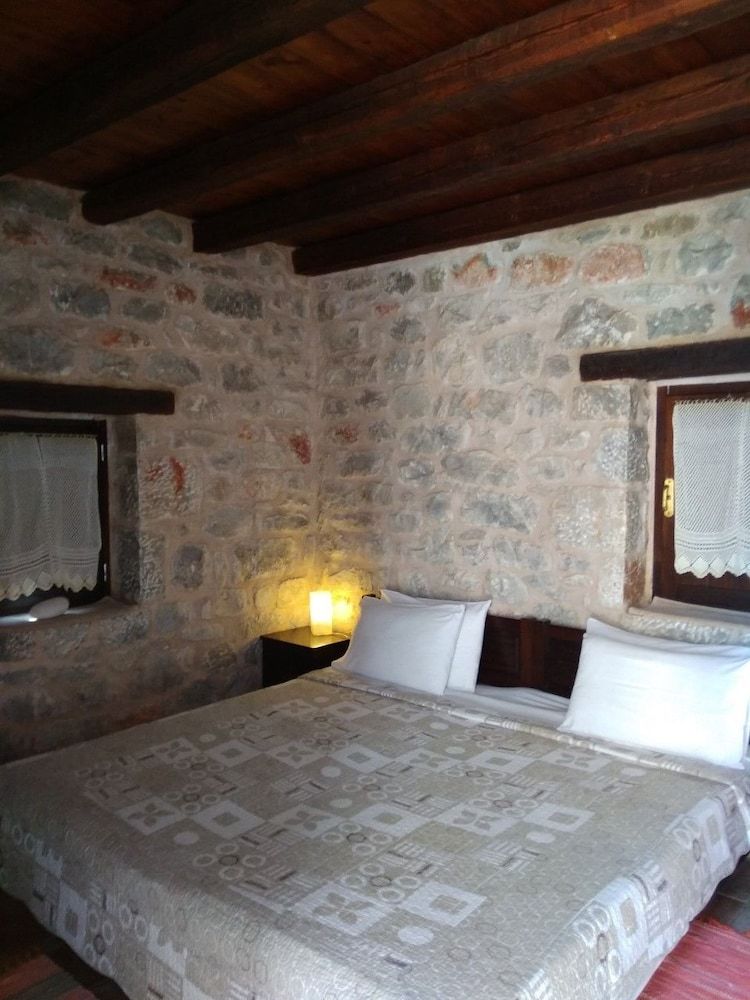 Hotel Pirgoi Edem