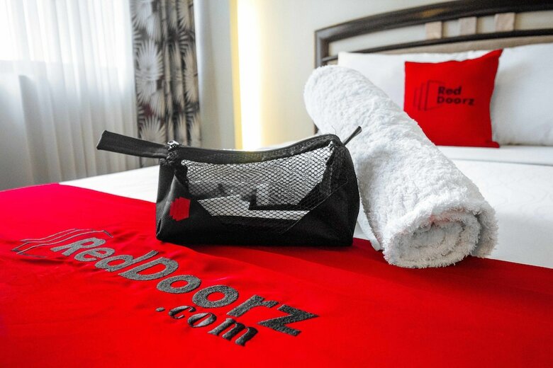 Hostal Reddoorz Plus Near Mango Avenue Cebu
