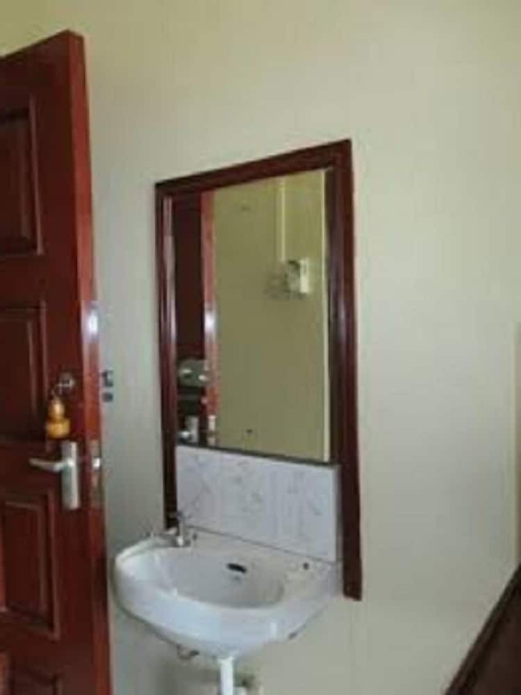 Ganjoni Wananchi Hotel