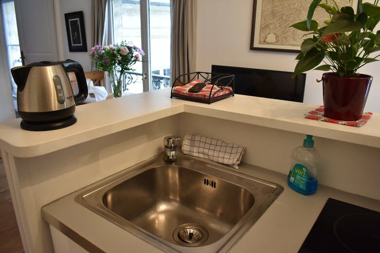 Charming Apartment Near Le Marais