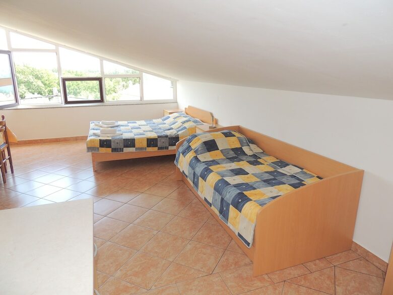 Hotel Apartment And Rooms Brzac