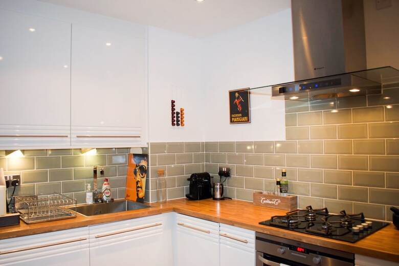 Apartamentos Bright 2 Bedroom Home With Balcony