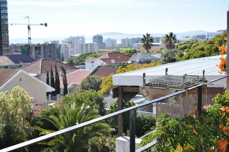 Afri Chi? Apartment In Sea Point