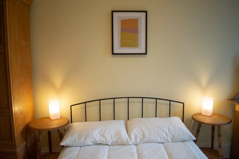 Traditional 3 Bedroom Apartment In Central Edinburgh