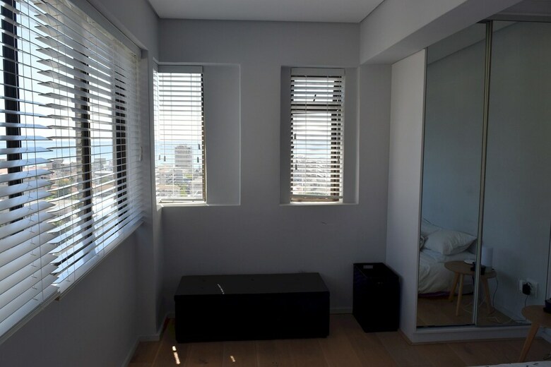 Bright 2 Bedroom Apartment In Cape Town