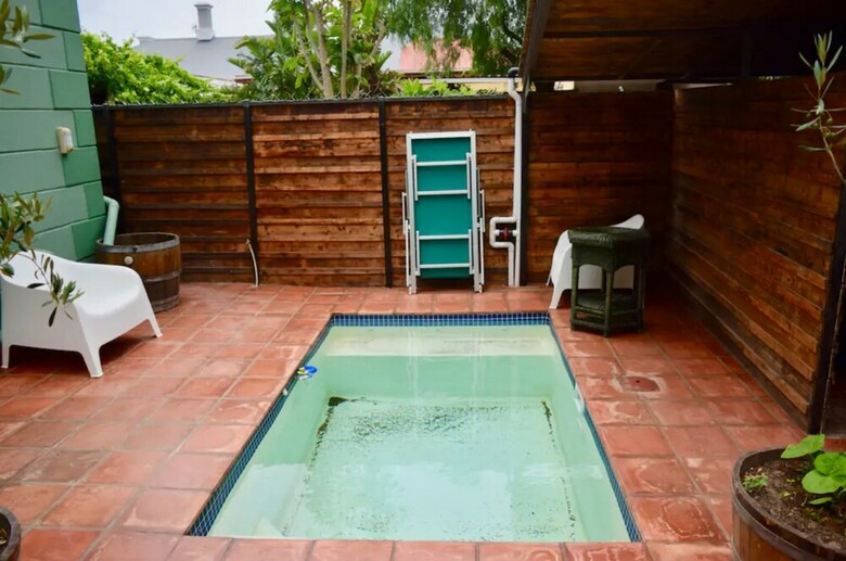 3 Bedroom House With Pool In Observatory