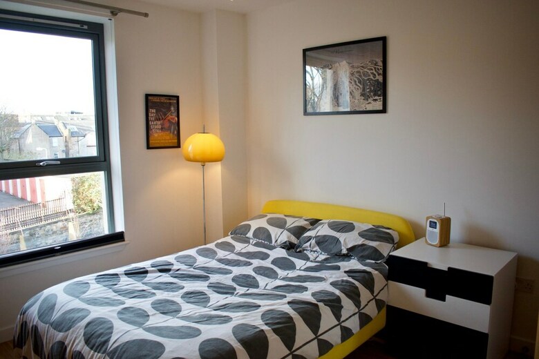 2 Bedroom Apartment In Edinburgh