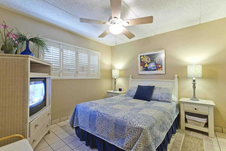 Villa Del Sol Condominium 205