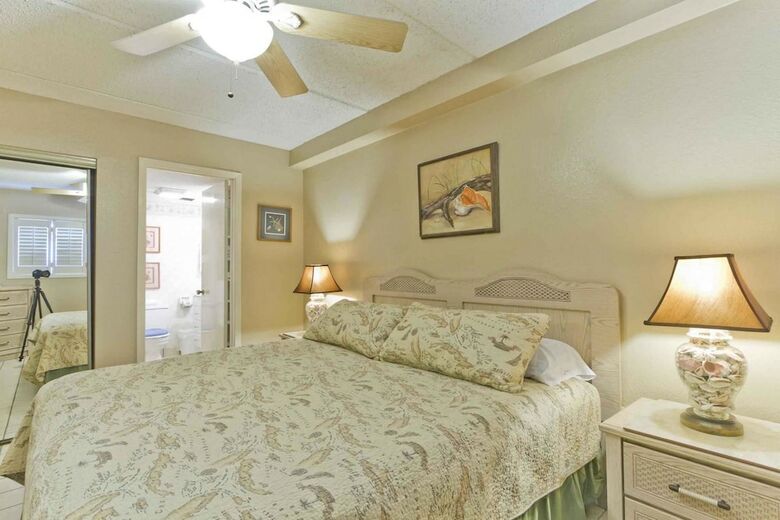 Villa Del Sol Condominium 205