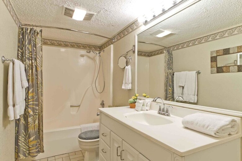 Villa Del Sol Condominium 205