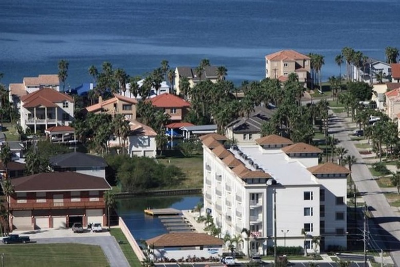 Las Marinas Condominium 301with Boat Slip