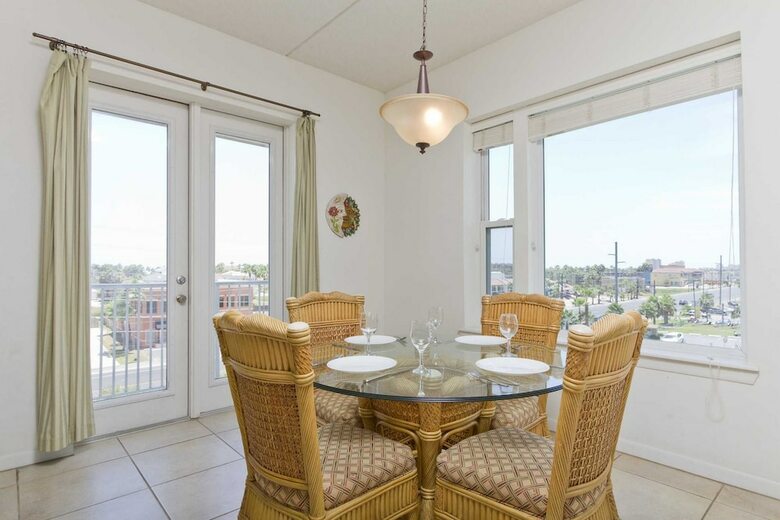 Las Marinas Condominium 401