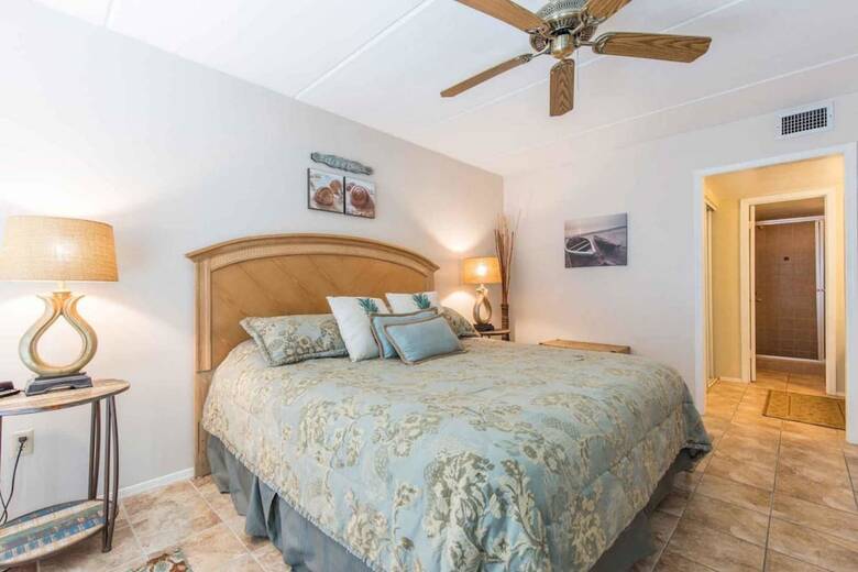Suntide II Condominium 206