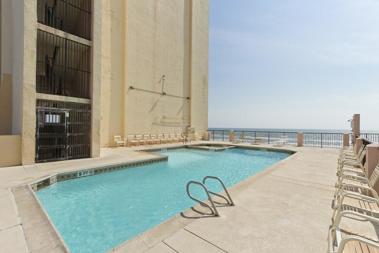 Inverness Condominium 800