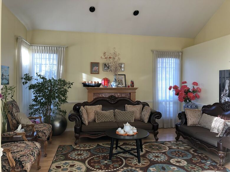 Bed & Breakfast Charming Family Hotel