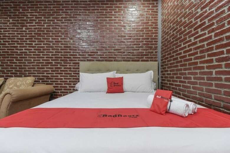 Hotel Reddoorz Plus @ Ampera Raya