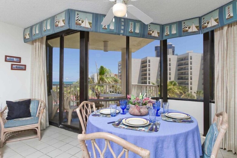 Saida Royale Condominium 9044-45