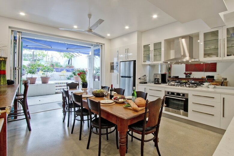 Fantastic City And Harbour Views In Balmain Home