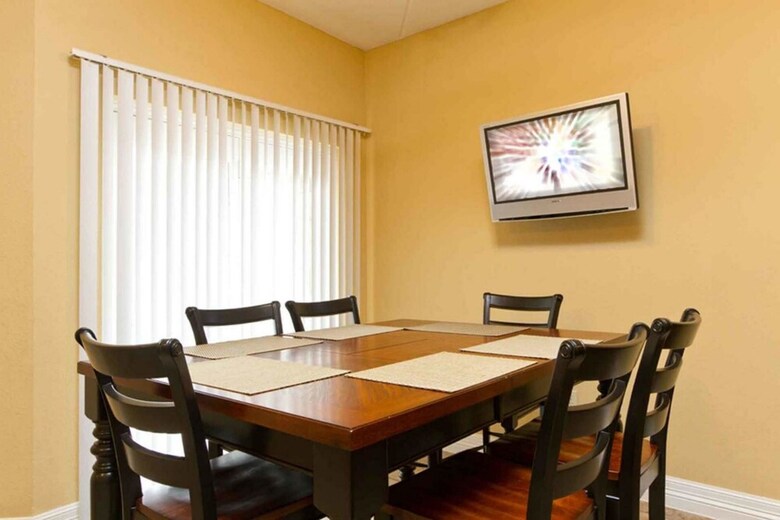 Dunes Condominium 105