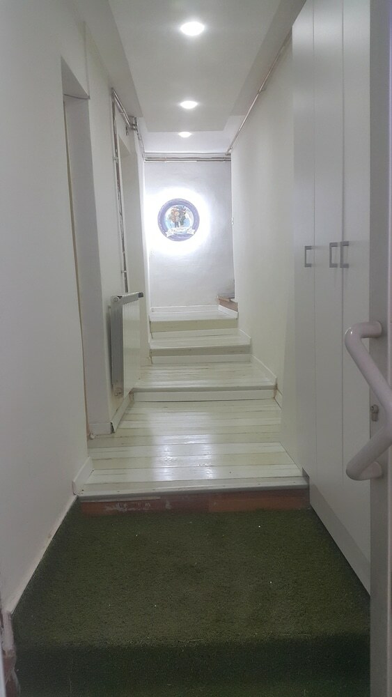 Hotel Passenger Guest House