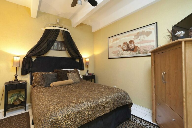 Aquarius Condominium