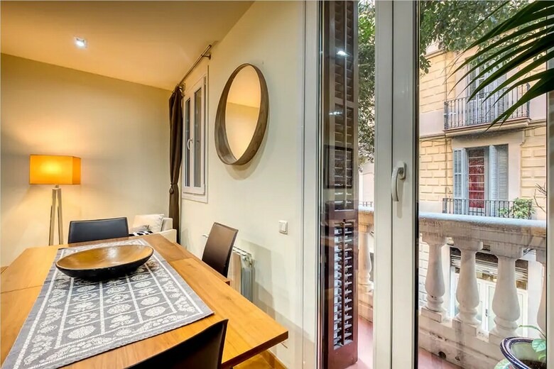 Luxury Apartment Near Diagonal