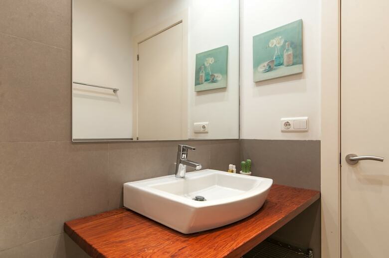Luxury Apartment Near Diagonal