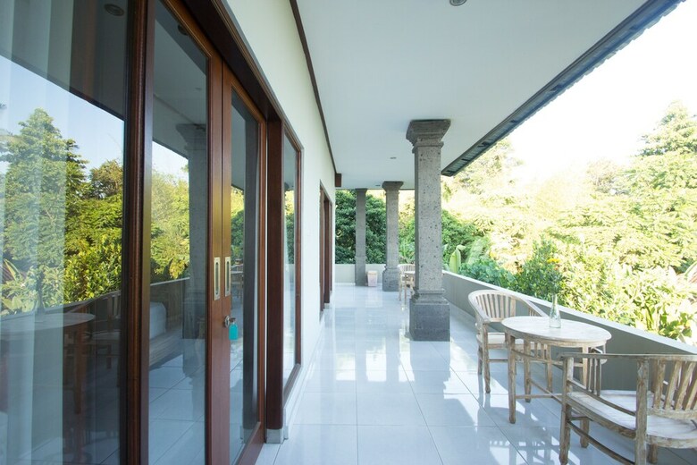 Bed & Breakfast Akusara Guest House