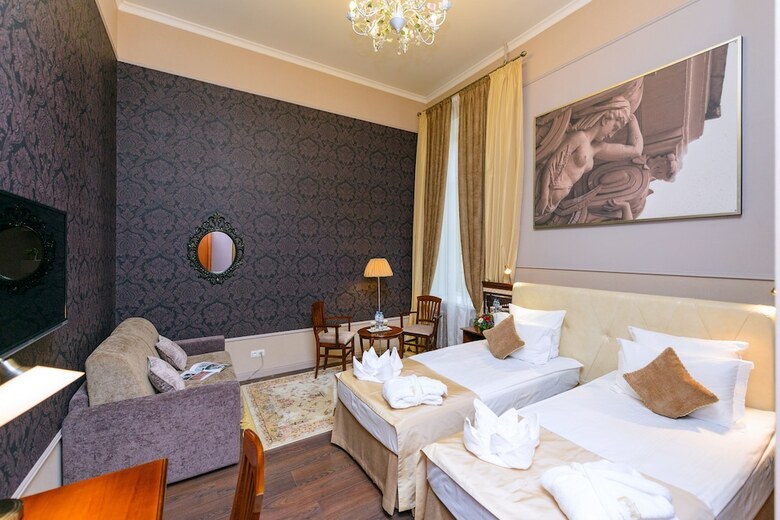 Petr Hotel