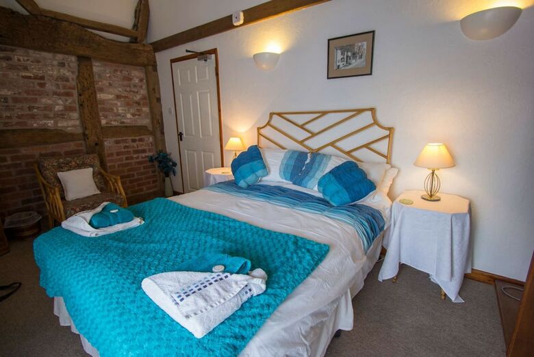 Hotel The George And Dragon