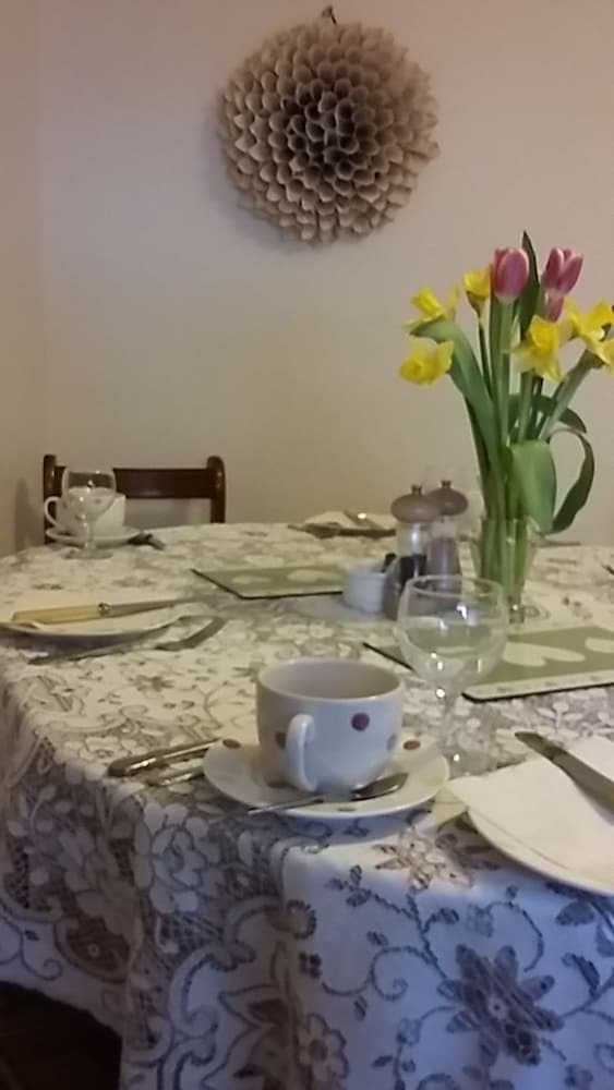 Bed & Breakfast Basset Cottage