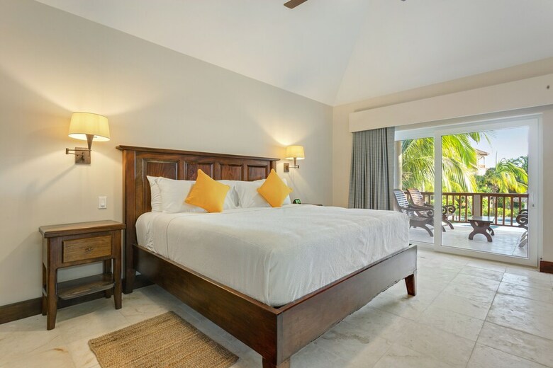 Sirenian Bay Resort & Villas