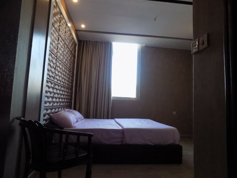 Freedom City Hotel