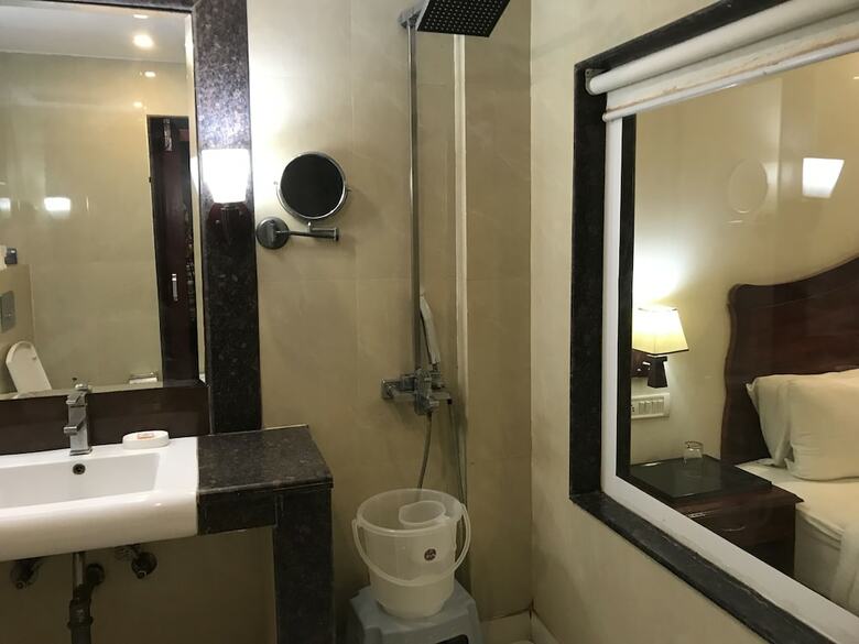 Delite Hotel - Faridabad