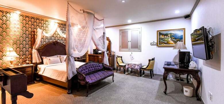 Ed Hotel