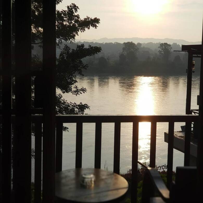 Chiangkhong Teak Garden Riverfront Hotel