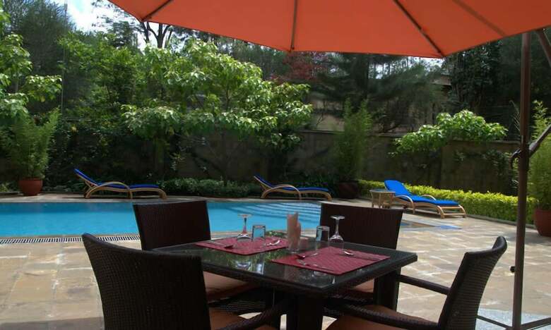 Aparthotel Lenana Suites