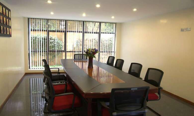 Aparthotel Lenana Suites