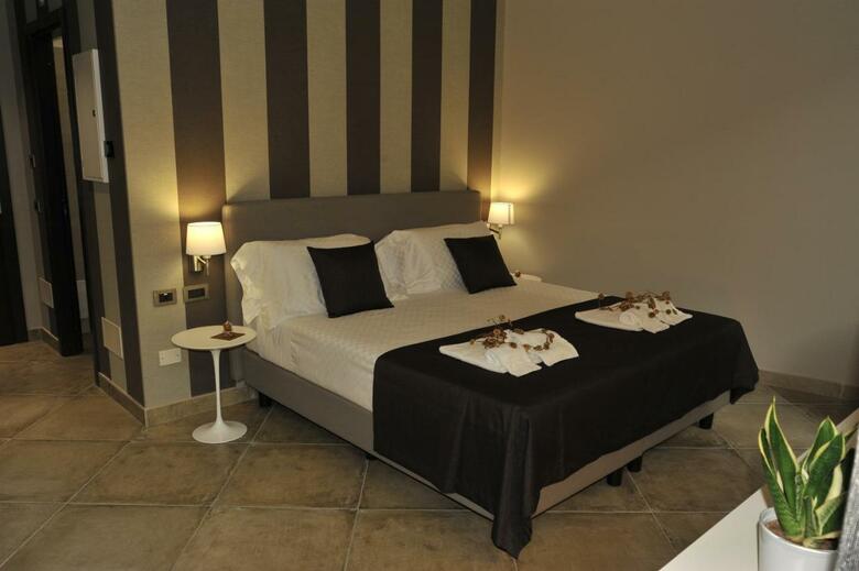 Hotel Etnea 454   Catania Luxury Rooms