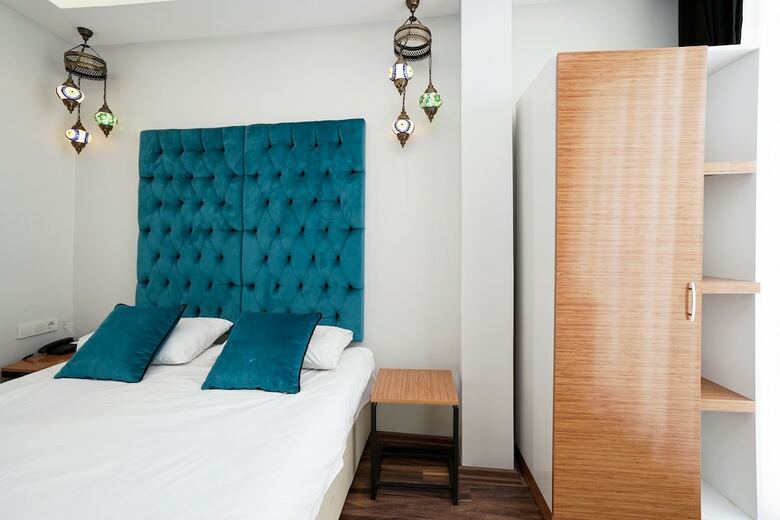 Alf Hotel