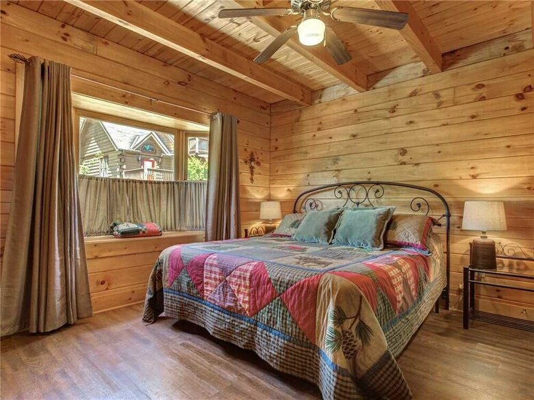 Hibernation Station - Three Bedroom Cabin