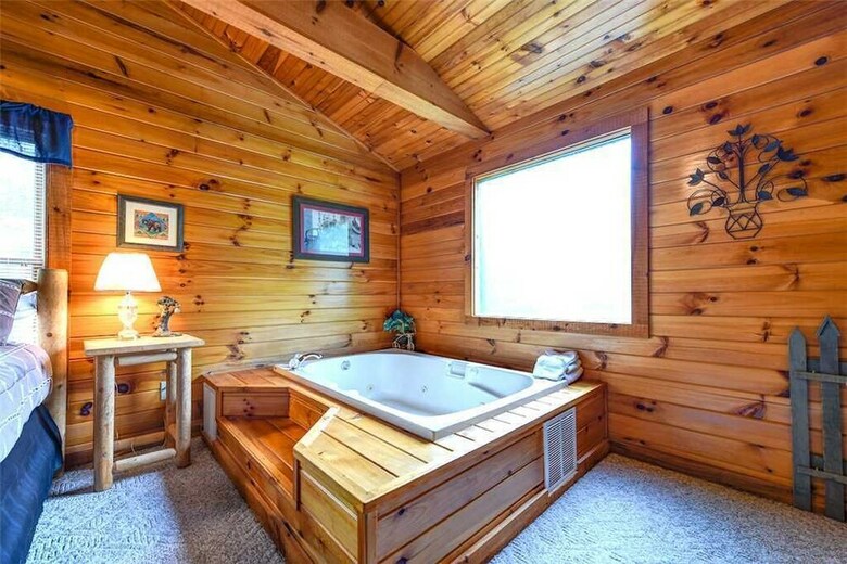 Honey Pot - Three Bedroom Cabin