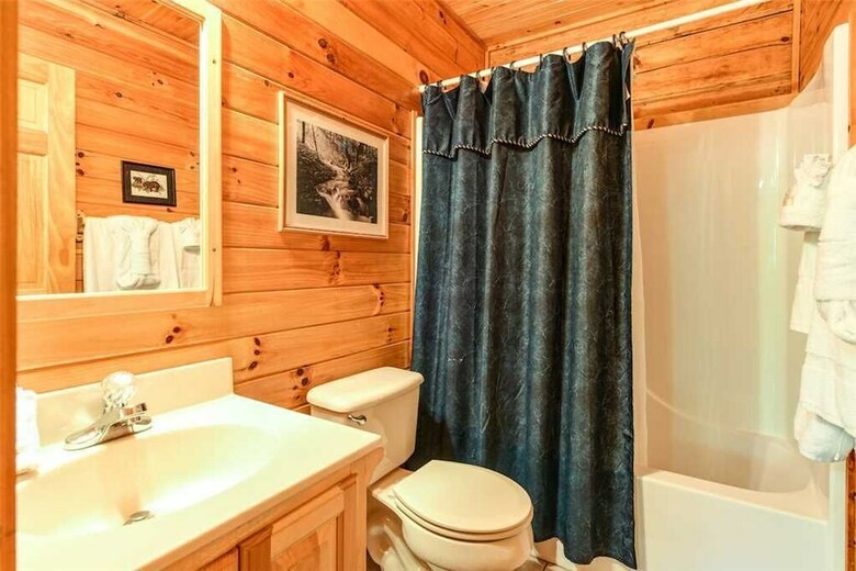 Honey Pot - Three Bedroom Cabin
