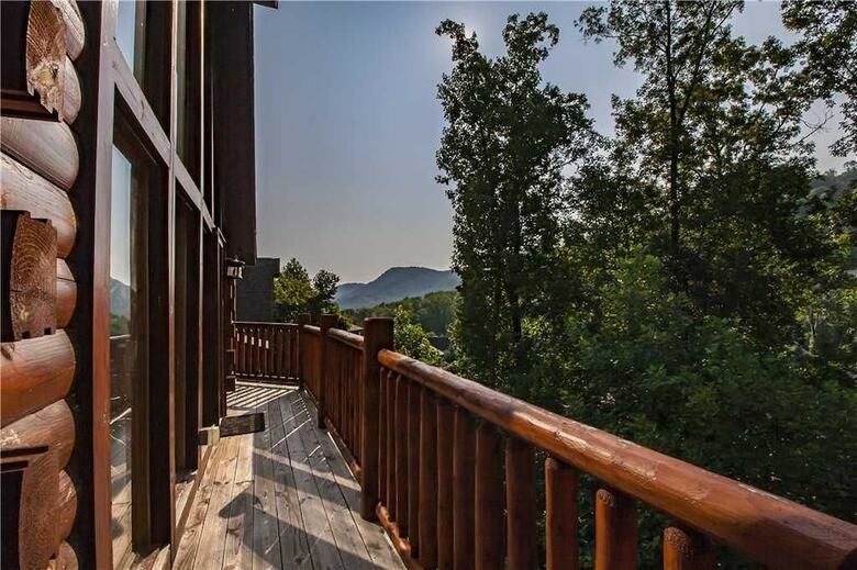 Kissing Retreat - Two Bedroom Cabin