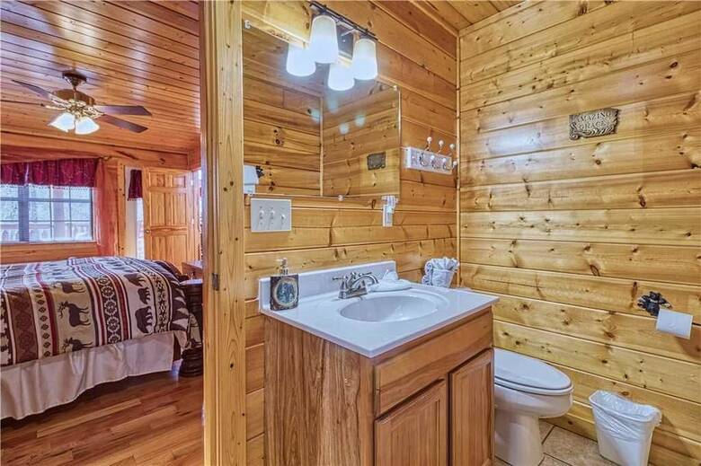 Kissing Retreat - Two Bedroom Cabin