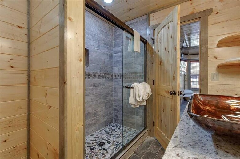 Mirror Pond - Four Bedroom Cabin