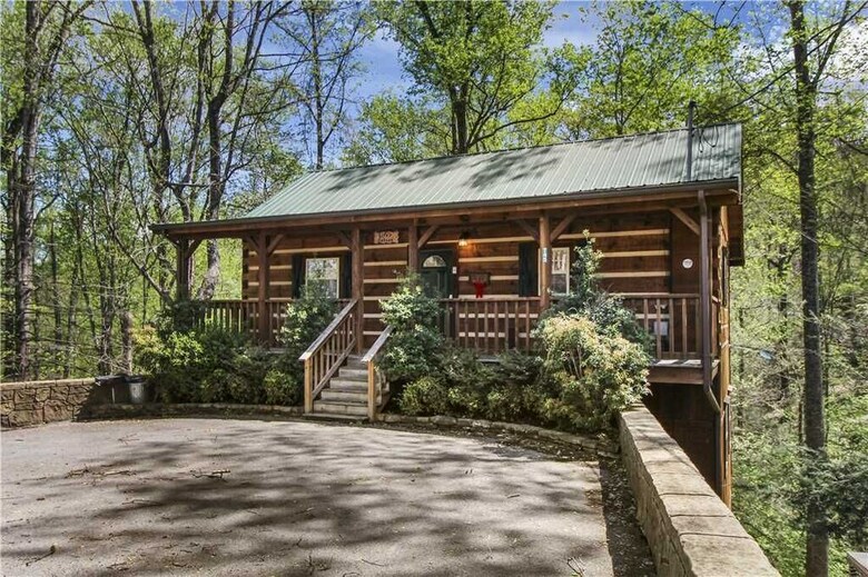 Lifes Escape - Two Bedroom Cabin