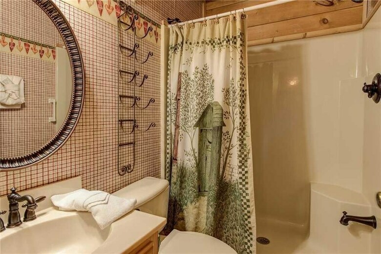 Lazy Cub Lodge - Three Bedroom Cabin